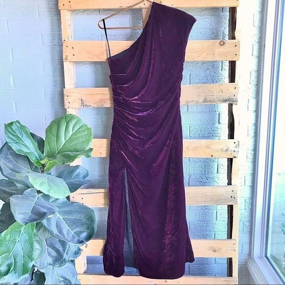 New NBD Purple Velvet One Shoulder Slit Gown